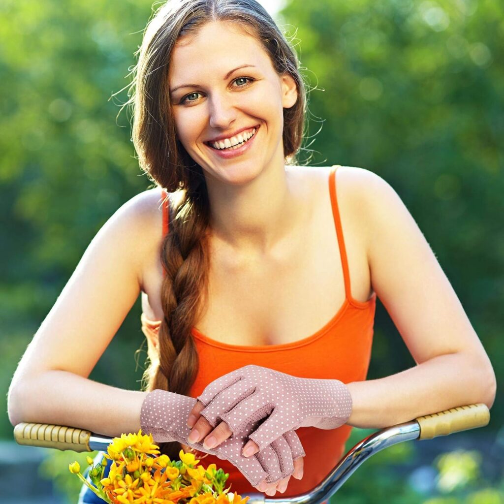 SATINIOR 4 Pairs Women Sunscreen Fingerless Gloves UV Protection Half Finger Gloves Summer Sunblock Gloves for Driving Riding Fishing Golfing Outdoor Activities Favors, Medium SATINIOR 4 Pairs Women Sunscreen Fingerless Gloves UV Protection Half Finger Gloves Summer Sunblock Gloves for Driving Riding Fishing Golfing Outdoor Activities Favors, Medium